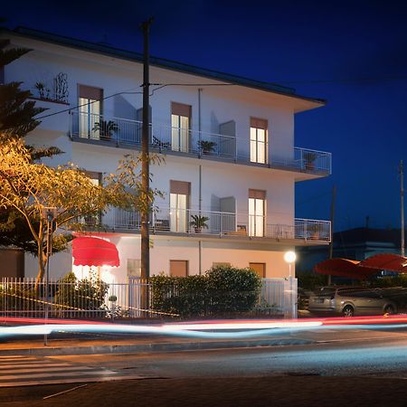 Minturnae Hotel スカウリ エクステリア 写真