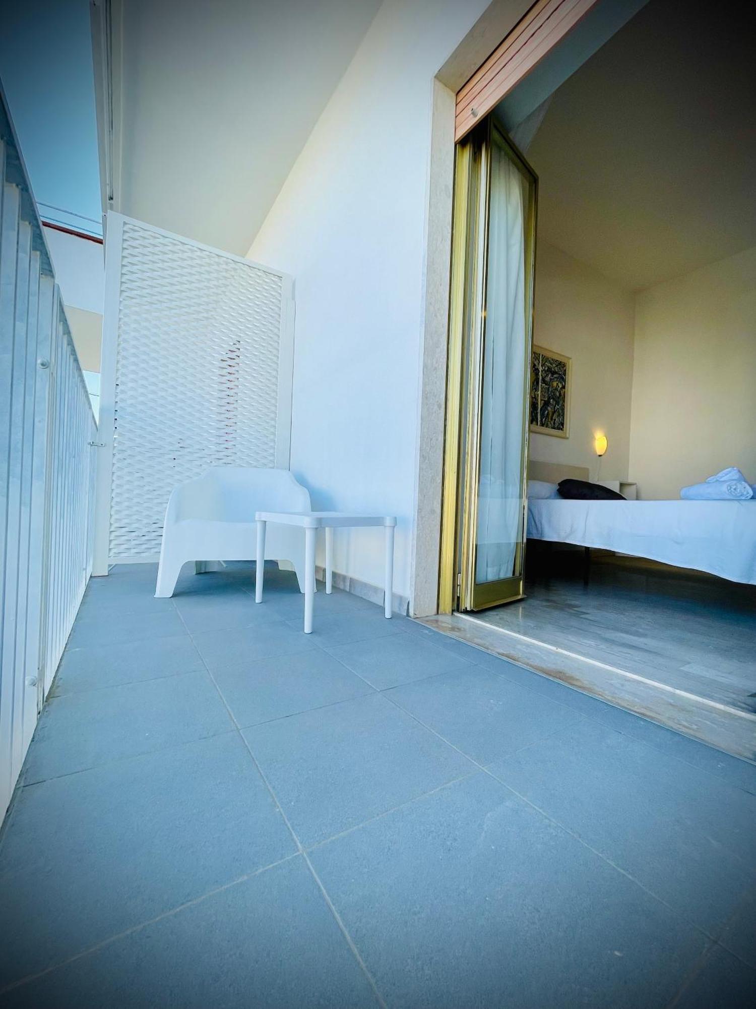 Minturnae Hotel スカウリ エクステリア 写真